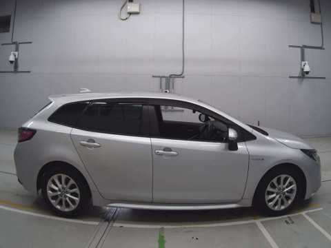 2019 Toyota Corolla Touring Wagon ZWE211W[2]