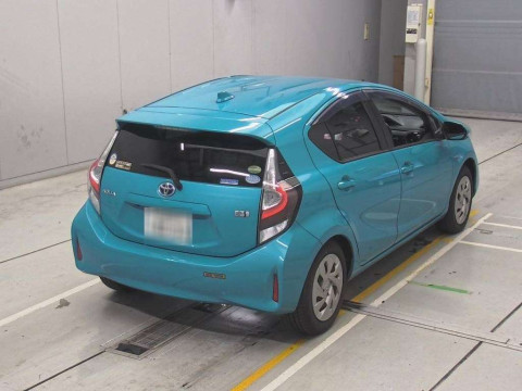 2019 Toyota Aqua NHP10[1]