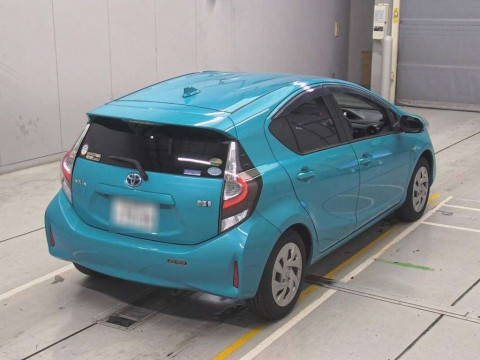 2019 Toyota Aqua NHP10[1]