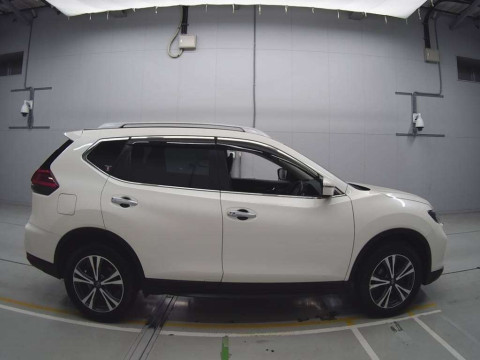 2017 Nissan X-Trail NT32[2]