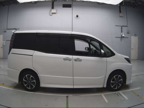 2018 Toyota Noah ZRR80W[2]