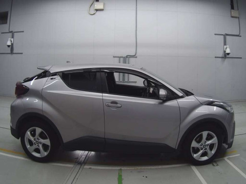 2018 Toyota C-HR NGX10[2]