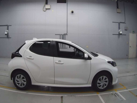 2021 Toyota YARIS KSP210[2]