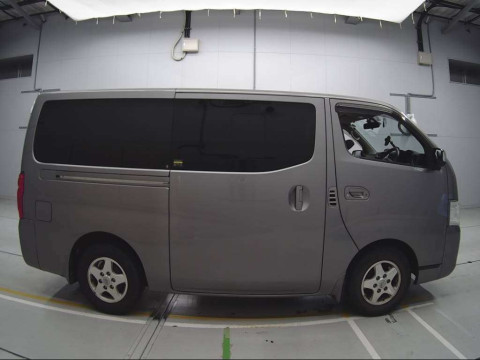 2016 Nissan NV350 CARAVAN VAN VR2E26[2]