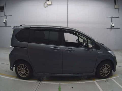 2012 Honda Freed hybrid GP3[2]