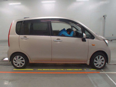 2013 Daihatsu Move LA100S[2]