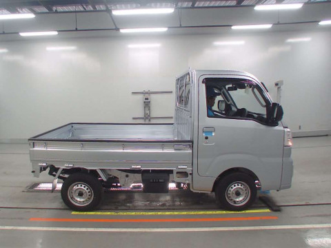 2024 Daihatsu Hijet Truck S510P[2]