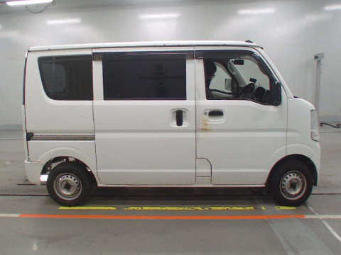 2015 Nissan NV100 Clipper DR17V[2]