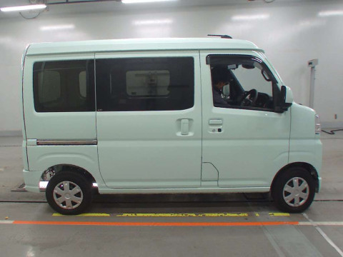 2022 Daihatsu Hijet Cargo S700V[2]