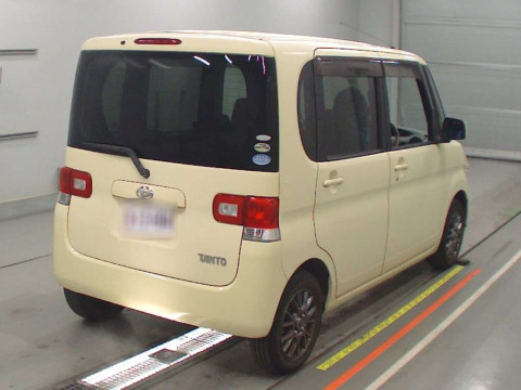 2010 Daihatsu Tanto L375S[1]