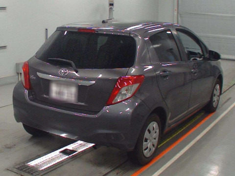 2011 Toyota Vitz NSP130[1]