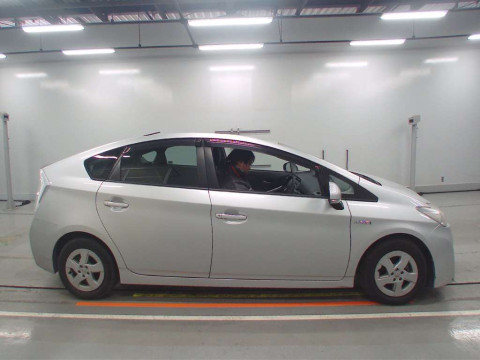 2011 Toyota Prius ZVW30[2]