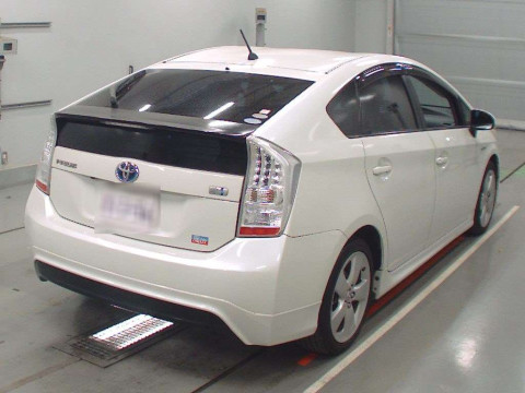 2010 Toyota Prius ZVW30[1]