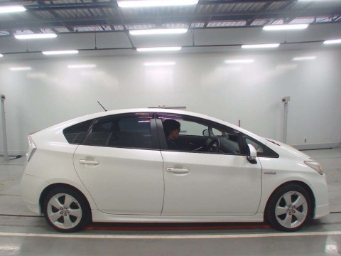 2010 Toyota Prius ZVW30[2]