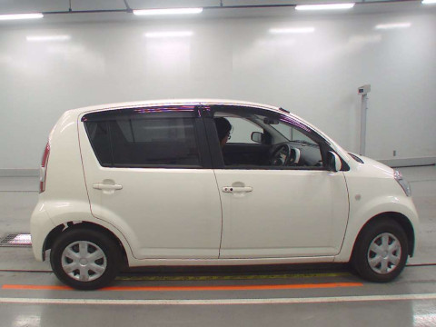 2005 Toyota Passo QNC10[2]