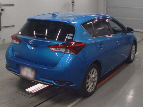 2015 Toyota Auris NZE181H[1]