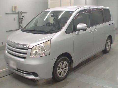 2007 Toyota Noah ZRR70G[0]