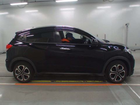 2014 Honda VEZEL RU1[2]