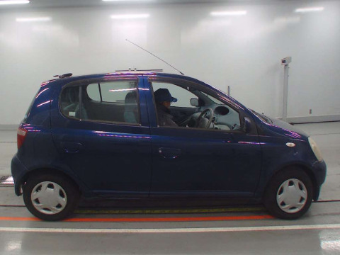 2000 Toyota Vitz SCP10[2]