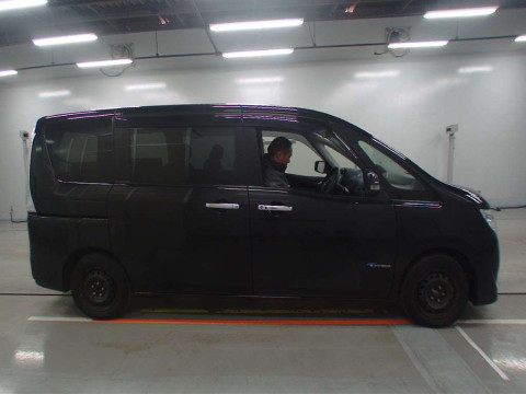 2014 Nissan Serena HC26[2]