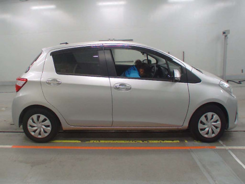 2018 Toyota Vitz NSP130[2]