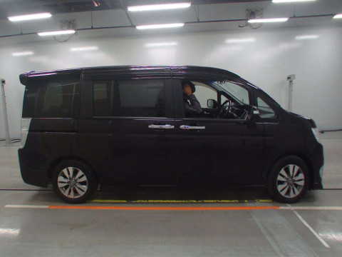 2013 Honda Step WGN Spada RK5[2]