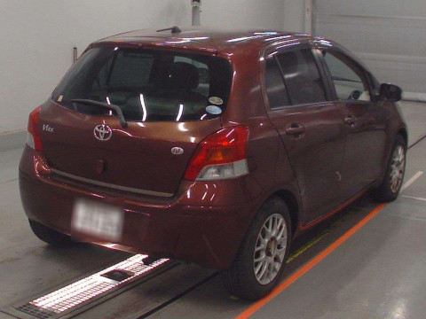 2009 Toyota Vitz SCP90[1]