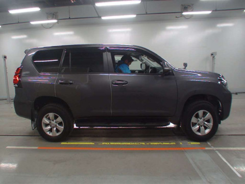 2018 Toyota Land Cruiser Prado TRJ150W[2]