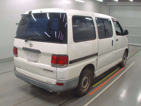 2000 Toyota Regius Van RCH42V[1]