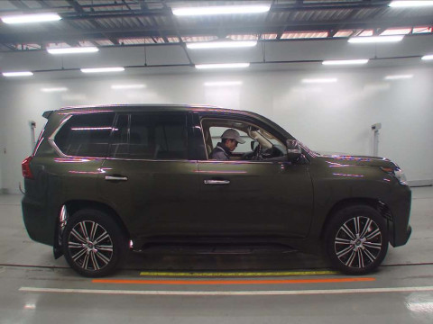 2021 Lexus LX URJ201W[2]