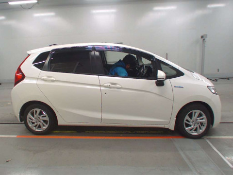 2014 Honda Fit Hybrid GP5[2]