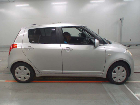 2010 Suzuki Swift ZC71S[2]