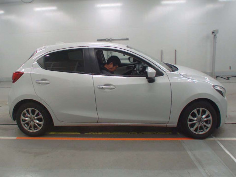 2018 Mazda Demio DJ3FS[2]