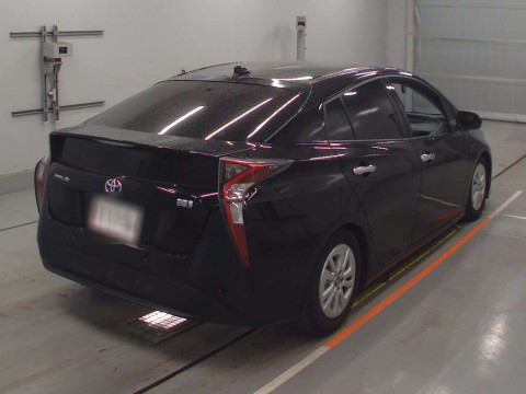 2017 Toyota Prius ZVW50[1]