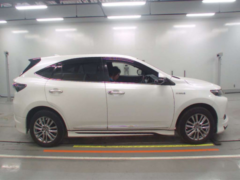 2015 Toyota Harrier Hybrid AVU65W[2]