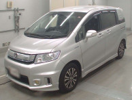 2014 Honda Freed spike hybrid