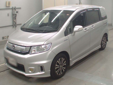 2014 Honda Freed spike hybrid GP3[0]