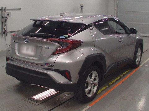 2018 Toyota C-HR ZYX10[1]