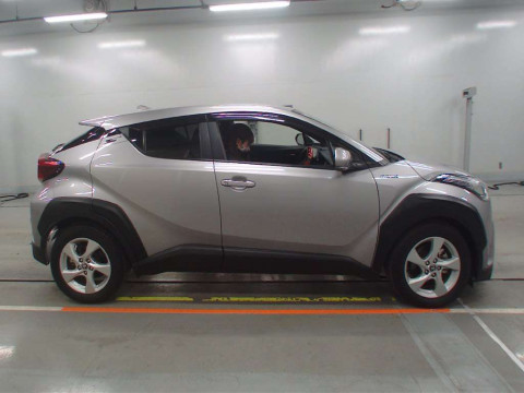 2018 Toyota C-HR ZYX10[2]