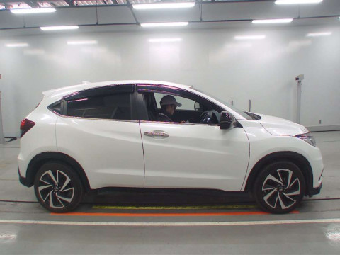 2020 Honda VEZEL RU1[2]