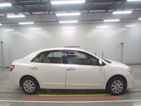 2013 Toyota Premio ZRT261[2]