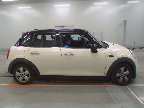 2015 Mini MINI XS15[2]