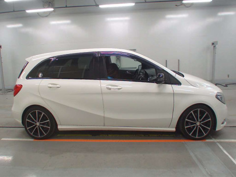 2014 Mercedes Benz B-Class 246242[2]