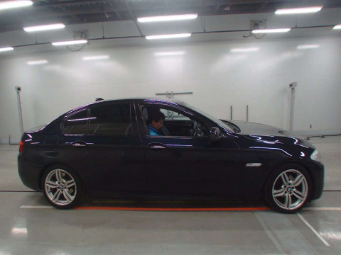 2011 BMW 5 Series FR30[2]