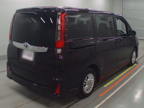 2015 Toyota Noah ZRR80G[1]