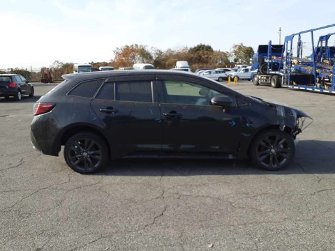 2021 Toyota Corolla Touring Wagon ZWE214W[2]