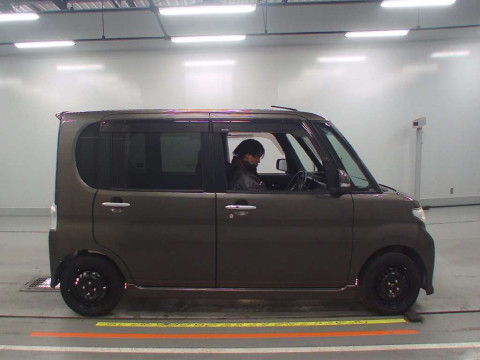 2011 Daihatsu Tanto Custom L375S[2]