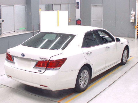 2016 Toyota Crown Hybrid AWS210[1]