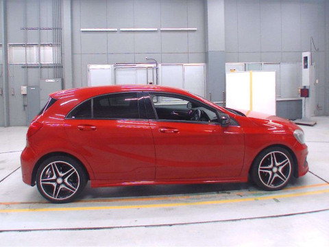 2014 Mercedes Benz A-Class 176042[2]