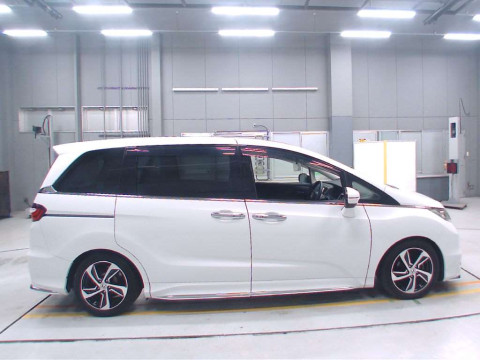 2016 Honda Odyssey RC1[2]